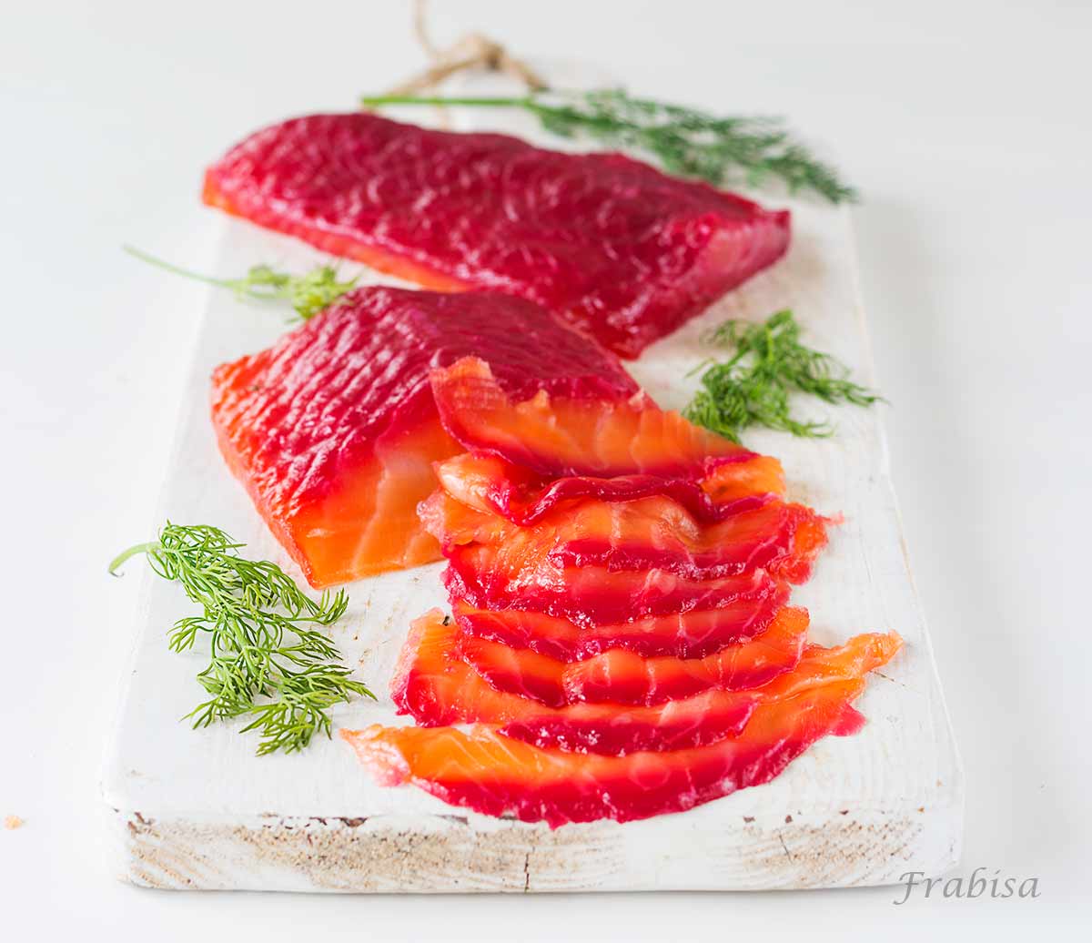 salmon-marinado-gravlax-remolacha