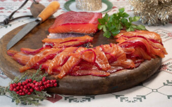 salmon-marinado-con-remolacha-gravlax