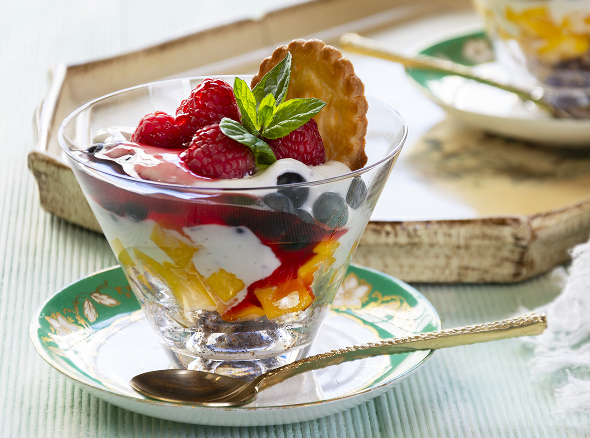 Mango con yogur griego y frutas rojas. Postre - La Cocina de Frabisa La  Cocina de Frabisa