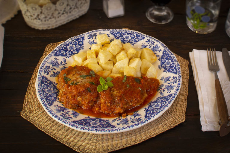 Filetes rusos caseros en salsa de tomate. La Cocina de Frabisa La