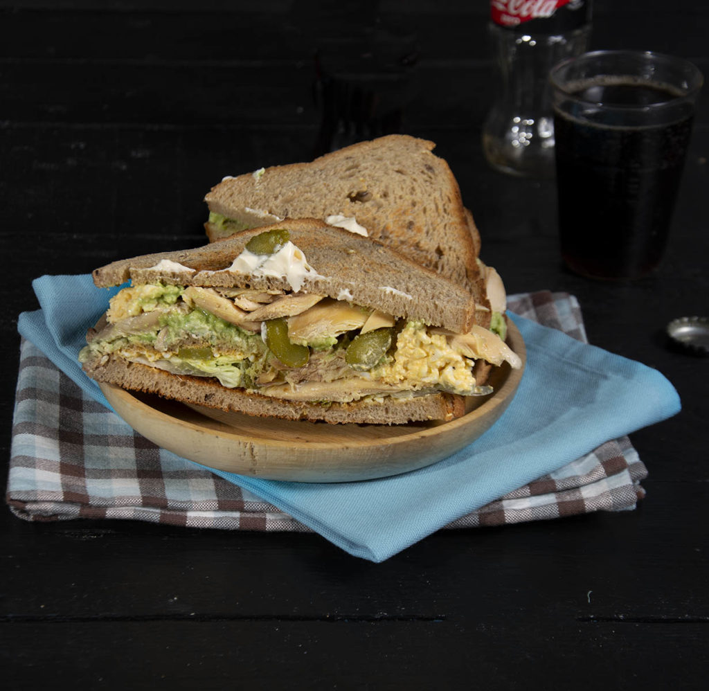 Sandwich de pollo asado y aguacate La Cocina de Frabisa La Cocina de