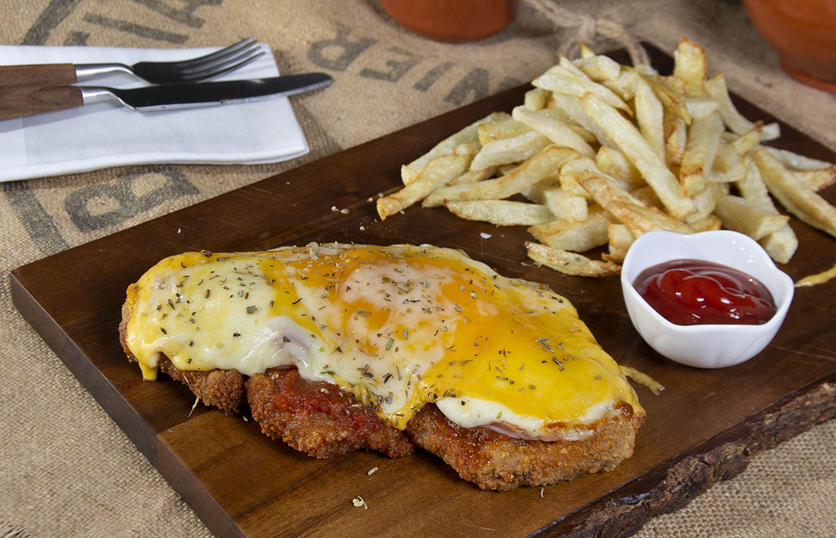 MILANESA A LA NAPOLITANA