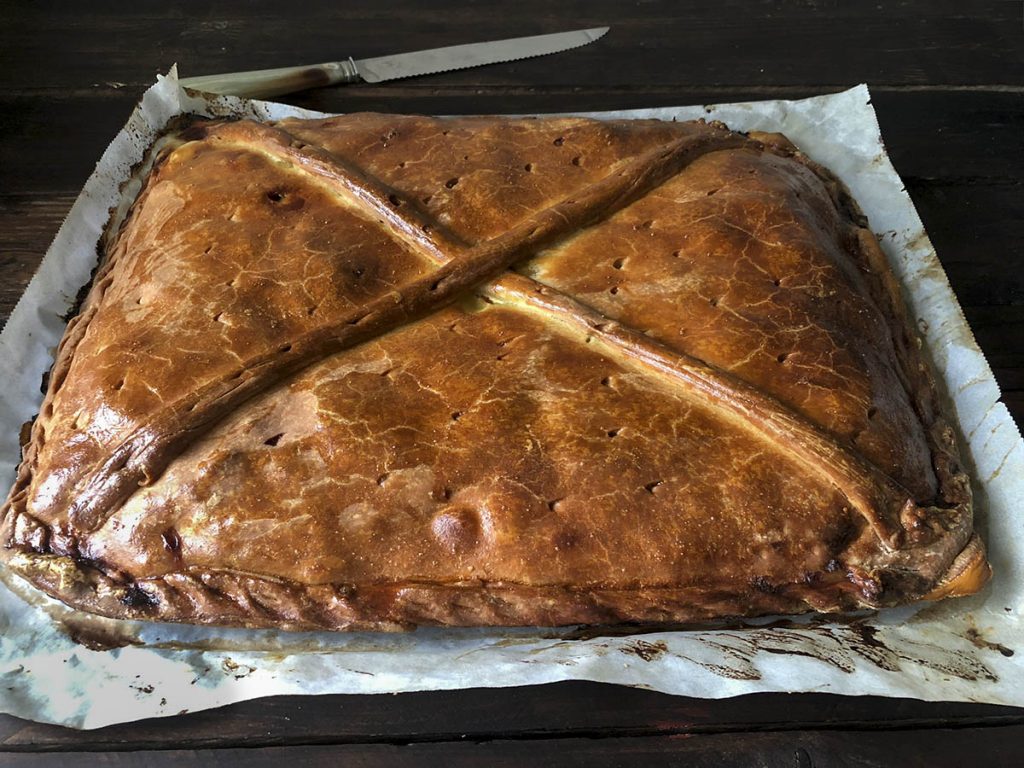 Empanada de atún, huevo y tomate. La Cocina de Frabisa La Cocina de Frabisa Empanada de atún, huevo y tomate. La Cocina de Frabisa La Cocina de Frabisa