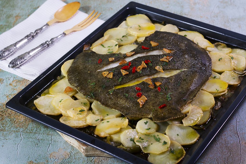 Rodaballo Al Horno Con Refrito Y Patatas Panadera La Cocina De Frabisa La Cocina De Frabisa