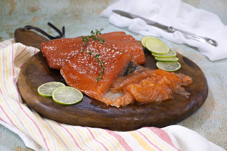 Salmón marinado (ahumado) CASERO. MUY FÁCIL. VIDEO La Cocina de