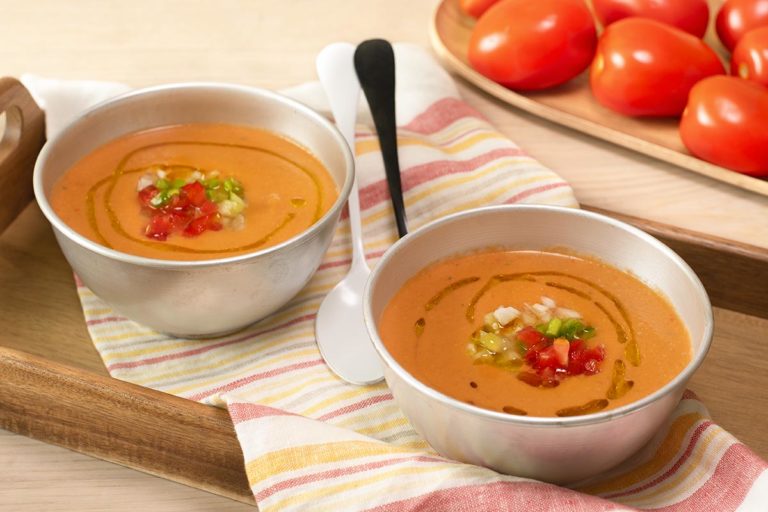 Gazpacho Andaluz. Receta TRADICIONAL. Fácil. - La Cocina De Frabisa La ...