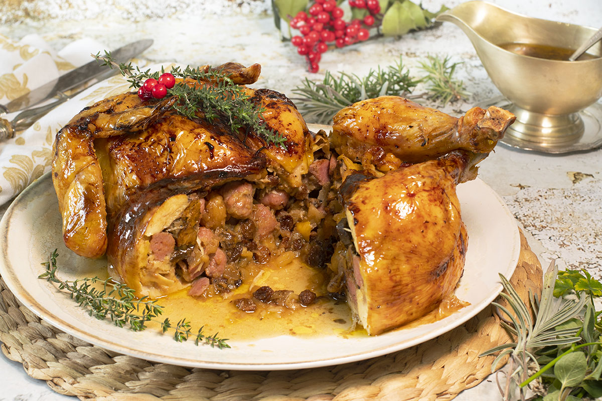 Pollo (deshuesado) relleno. Receta de mi madre. | Frabisa La Cocina de  Frabisa