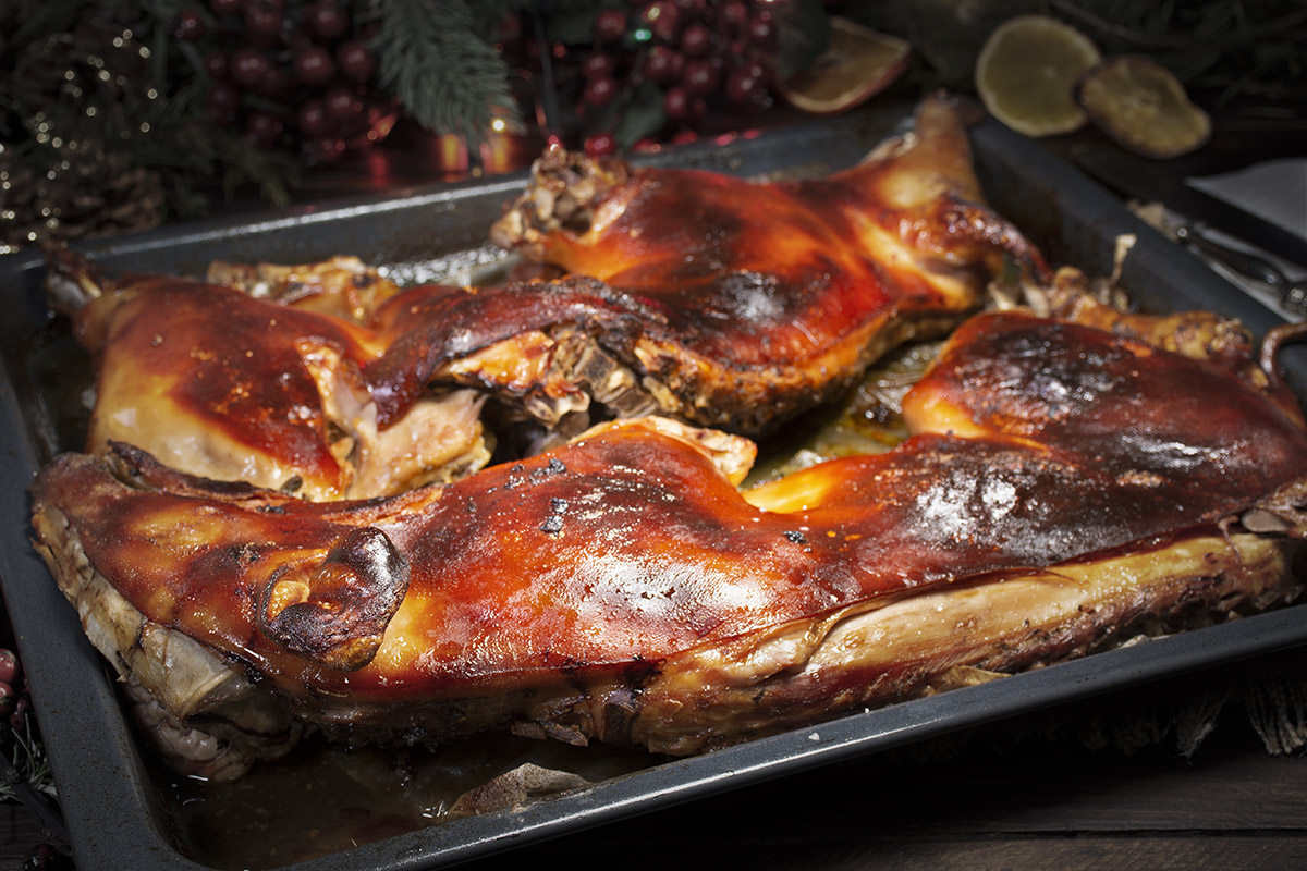 1 COCHINILLO, 4 GUARNICIONES PARA ESTA NAVIDAD - Recetas de cochinillo.  Tabladillo -Segovia-