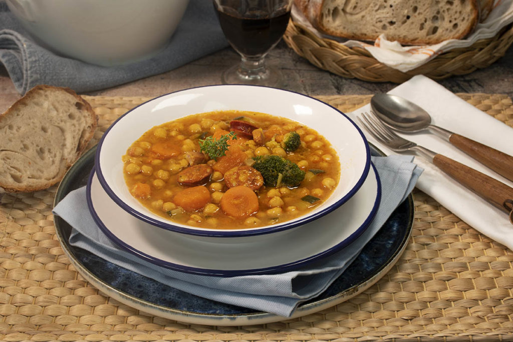 Garbanzos guisados con verduras y chorizo La Cocina de Frabisa La