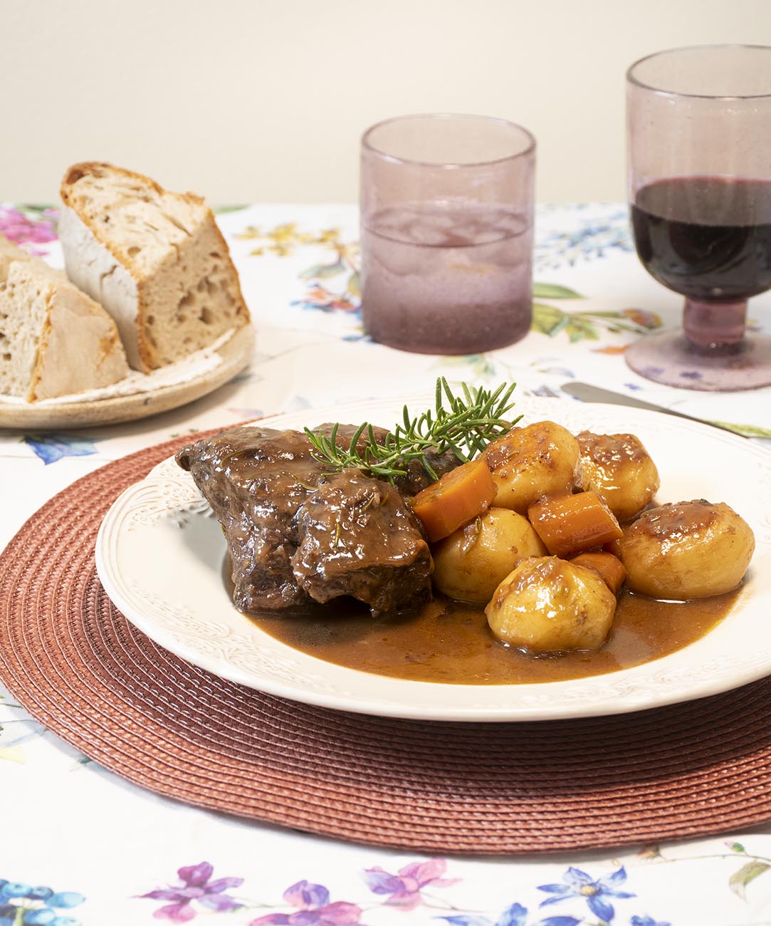 carrilleras estofadas con vino tinto