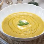 crema de calabacin y cogollos de lechuga