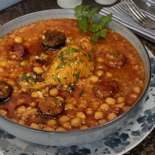 guiso de garbanzos arroz pollo chorizo