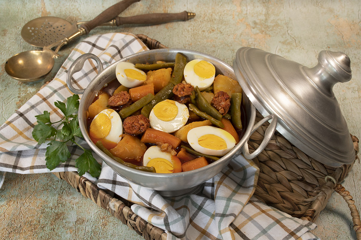 Judías verdes guisadas, receta clásica y casera de judías con patatas