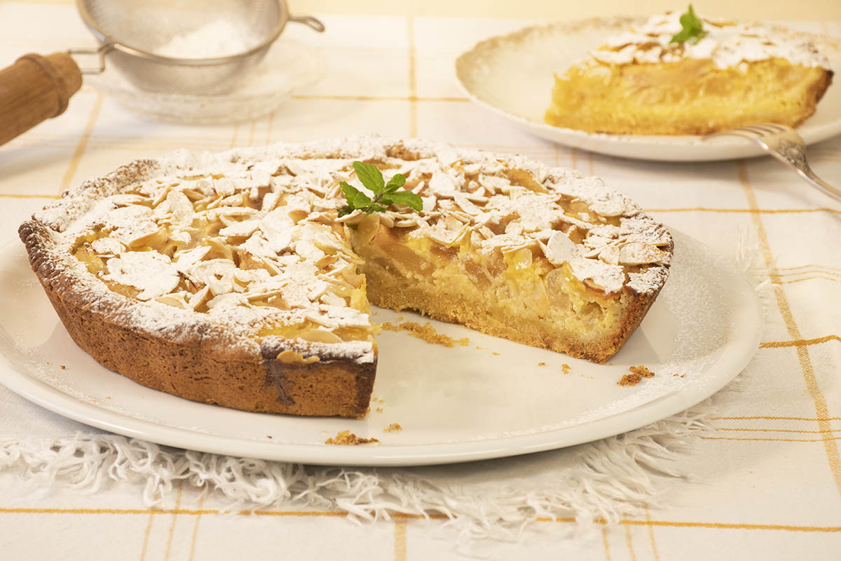 tarta de peras y crema de almendras