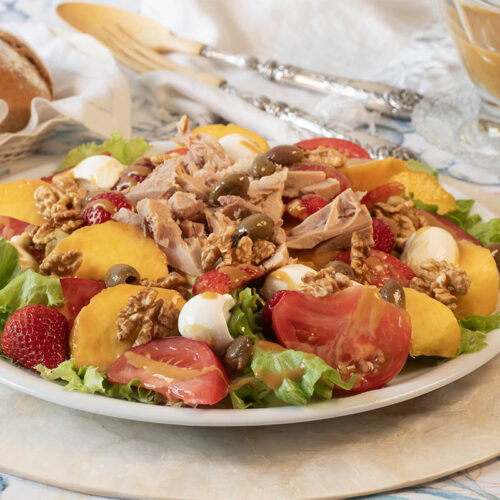 Ensalada-de-melocoton-con-fresas-y-vinagreta-de-mostaza