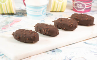 Polos con chocolate y almendras