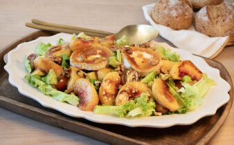ENSALADA DE NECTARINAS Y QUESO DE CABRA
