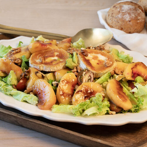 ENSALADA DE NECTARINAS Y QUESO DE CABRA