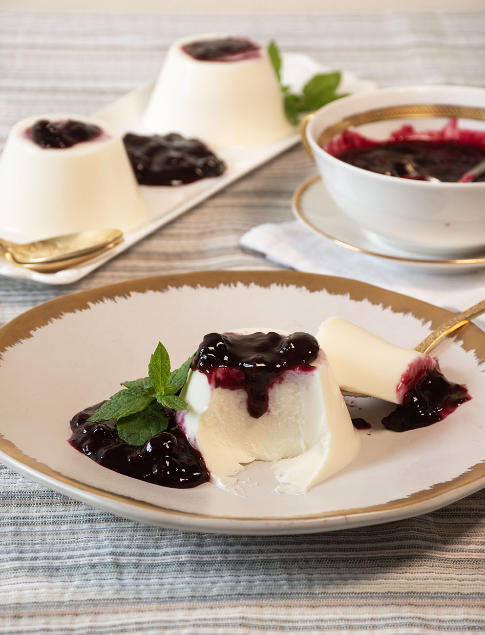 panna cotta con frutos rojos