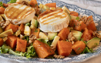 ensalada de boniato asado, manzana y queso de cabra