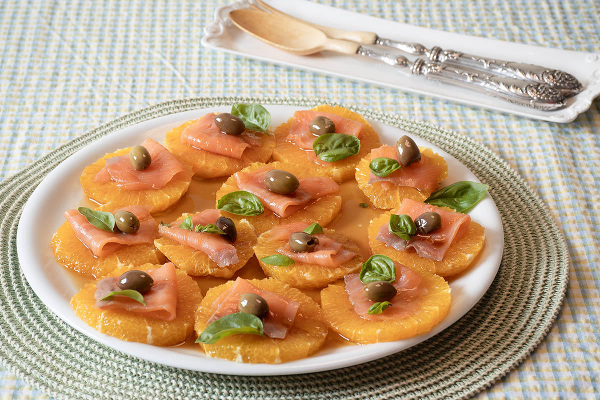 ensalada de naranja con salmon ahumado o marinado 