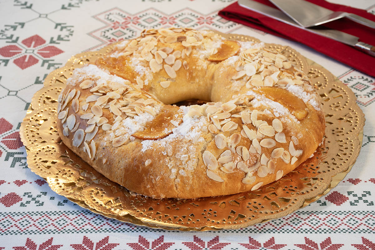 roscon de reyes de naranja y almendras