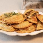 empanadillas de pollo, puerros y champiñones