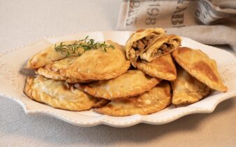 empanadillas de pollo, puerros y champiñones