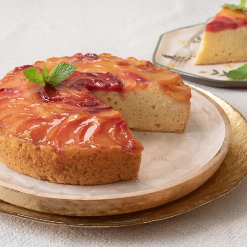 bizcocho de ricotta y ciruelas rojas