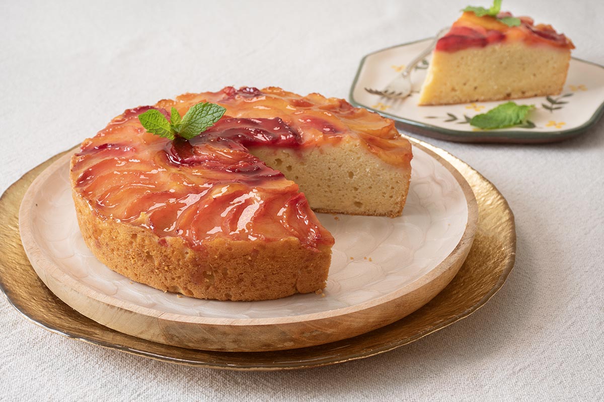 bizcocho de ricotta y ciruelas rojas