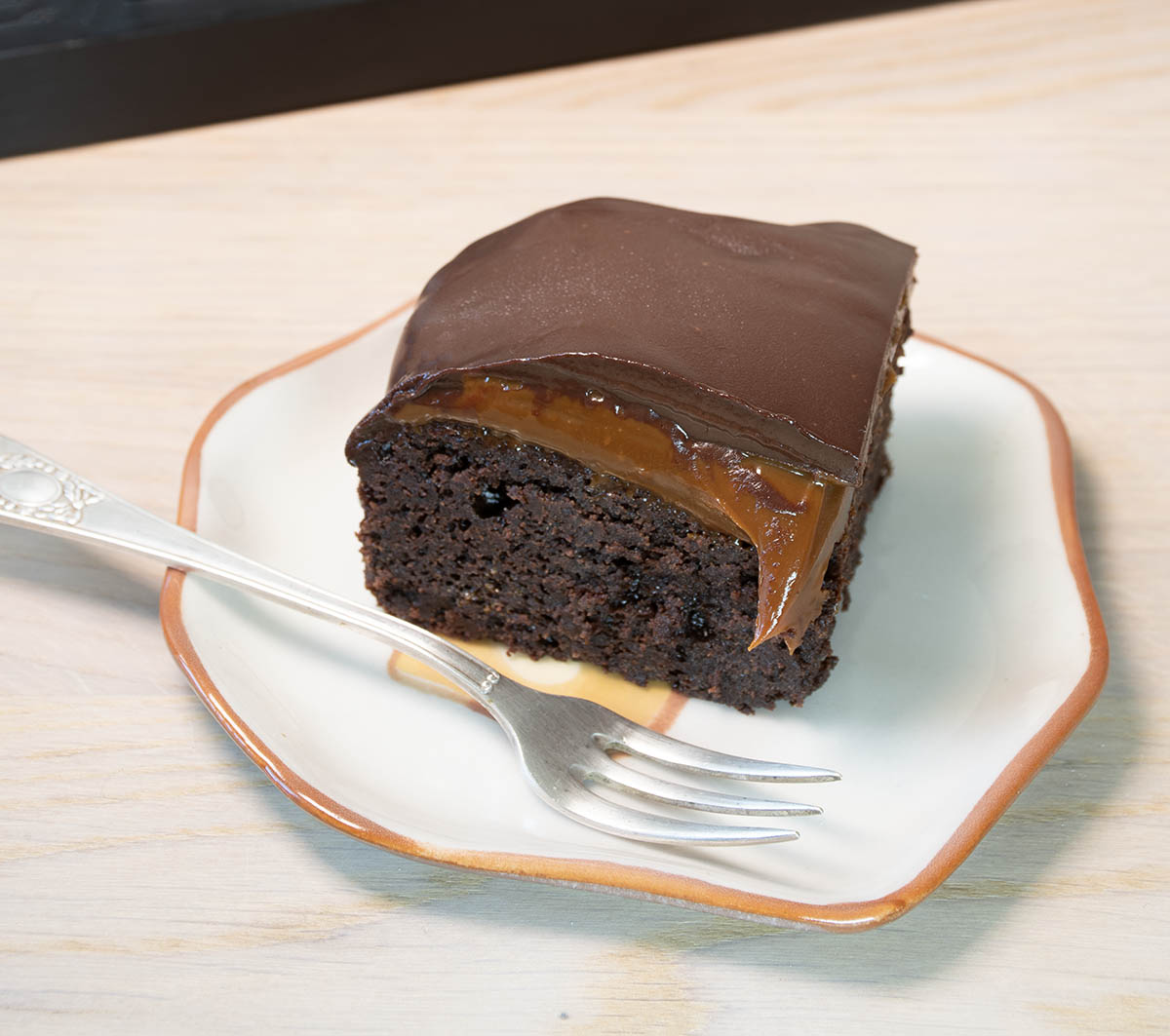 TARTA ESTILO SACHER CON DULCE DE LECHE