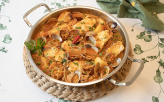 guiso de rape con almejas y patatas