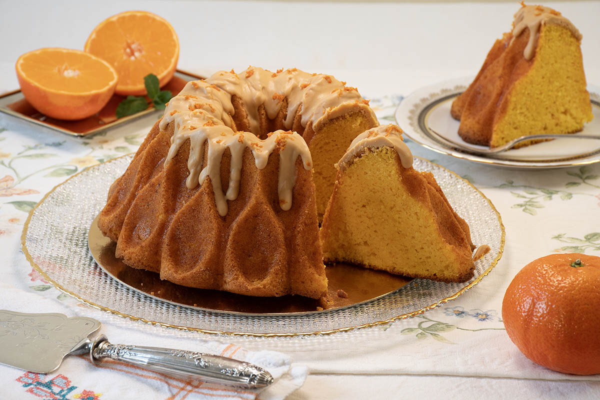 Bundt cake de mandarina y calabaza, jugoso y lleno de aroma