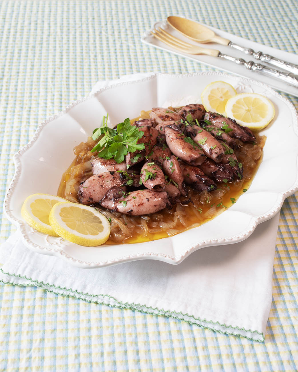 chipirones encebollados