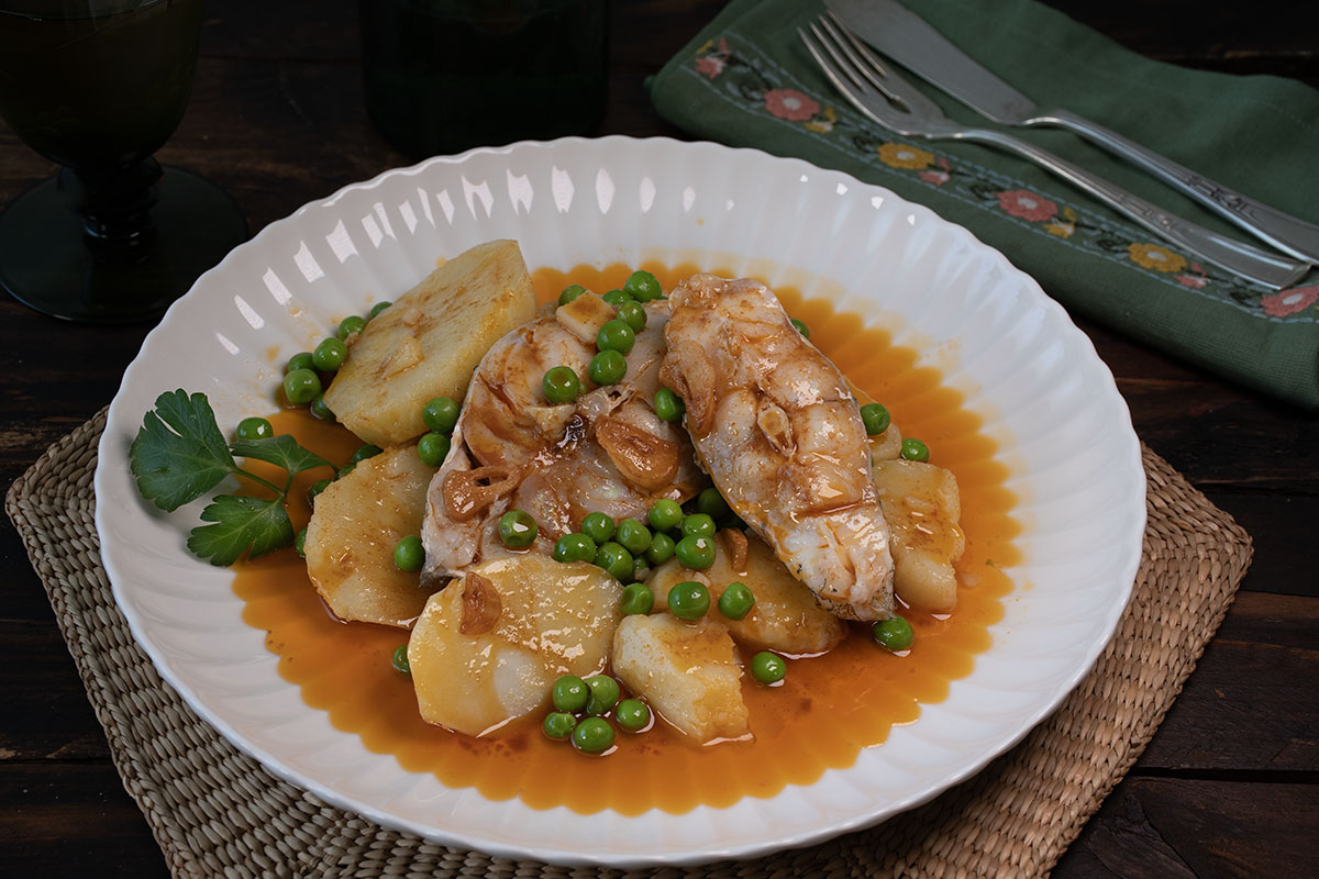 Bertorella a la gallega con guisantes